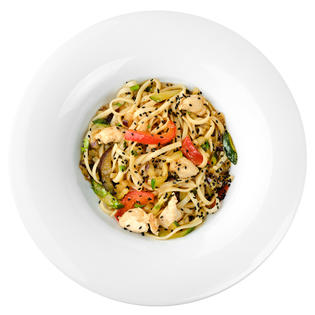 Udon noodles with chicken, vegetables and teriyaki sauce
